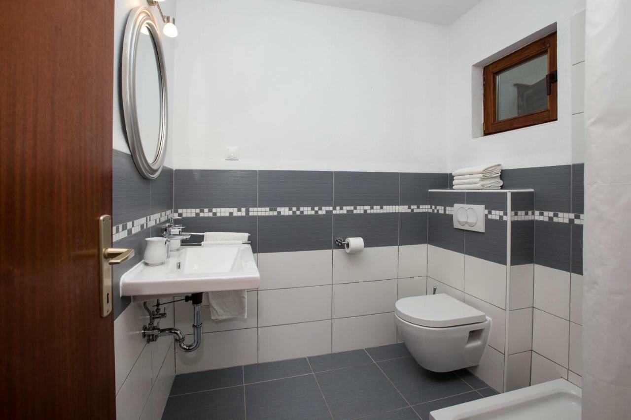 villa pod borom Sveta Nedelja  Exteriör bild