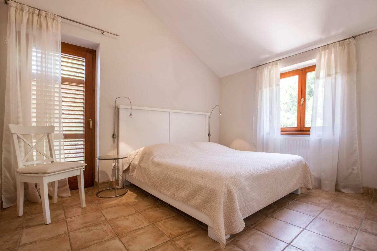 villa pod borom Sveta Nedelja  Exteriör bild