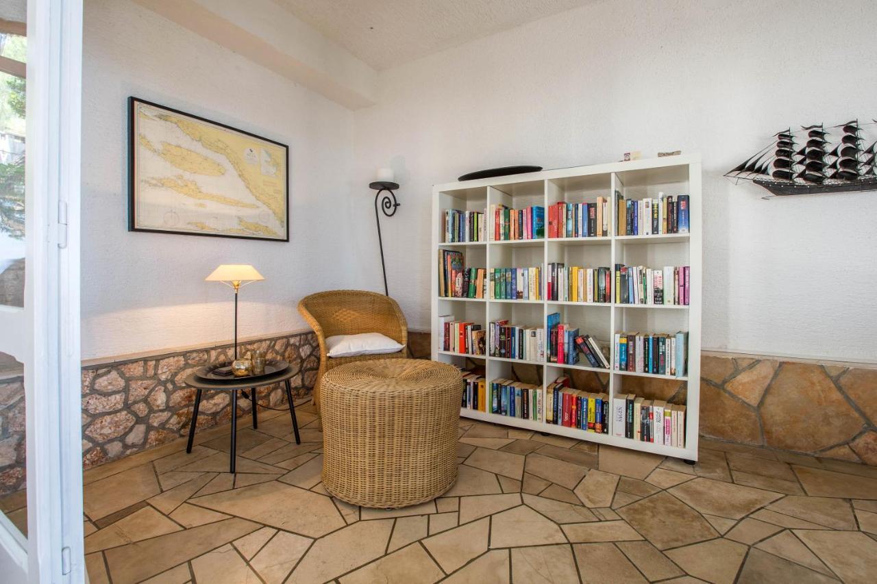 villa pod borom Sveta Nedelja  Exteriör bild